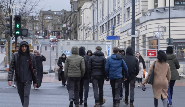 UK faces threat of a 'lost generation' of unemployed youth, urgent report indicates