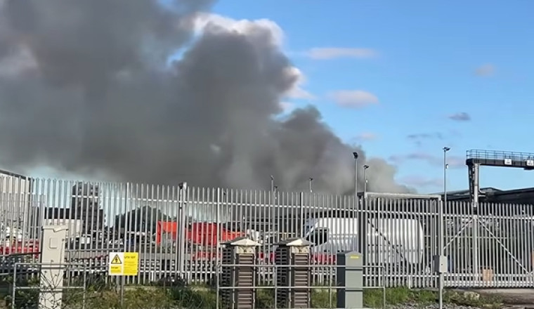 Blaze at recycling plant triggers major rail disruptions in South London