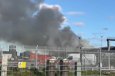 Blaze at recycling plant triggers major rail disruptions in South London